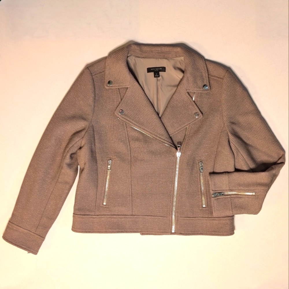 ✴️HP✴️ Ann Taylor Moto Jacket